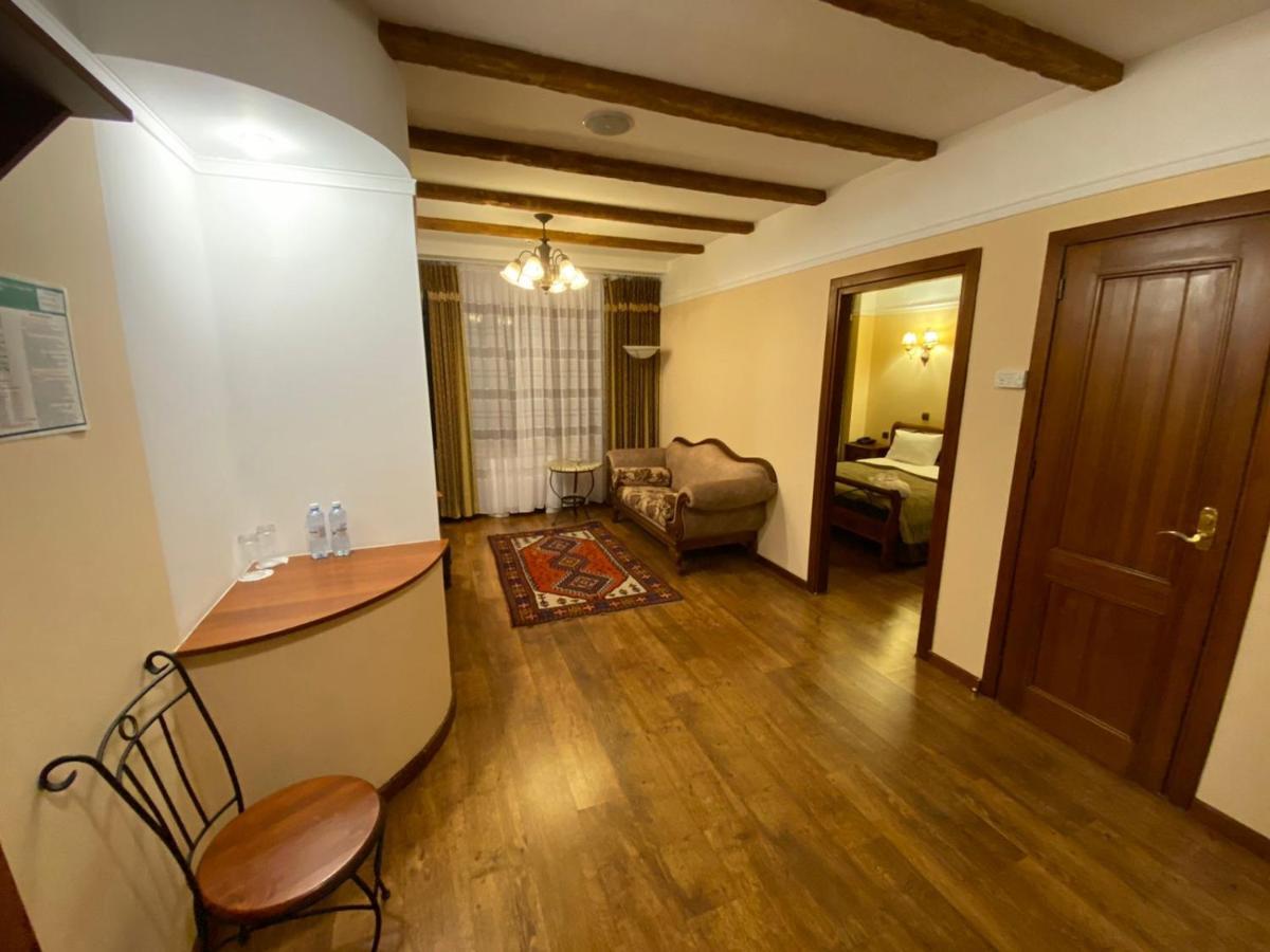 Park Hotel Kokshetau Shchuchinsk Ngoại thất bức ảnh