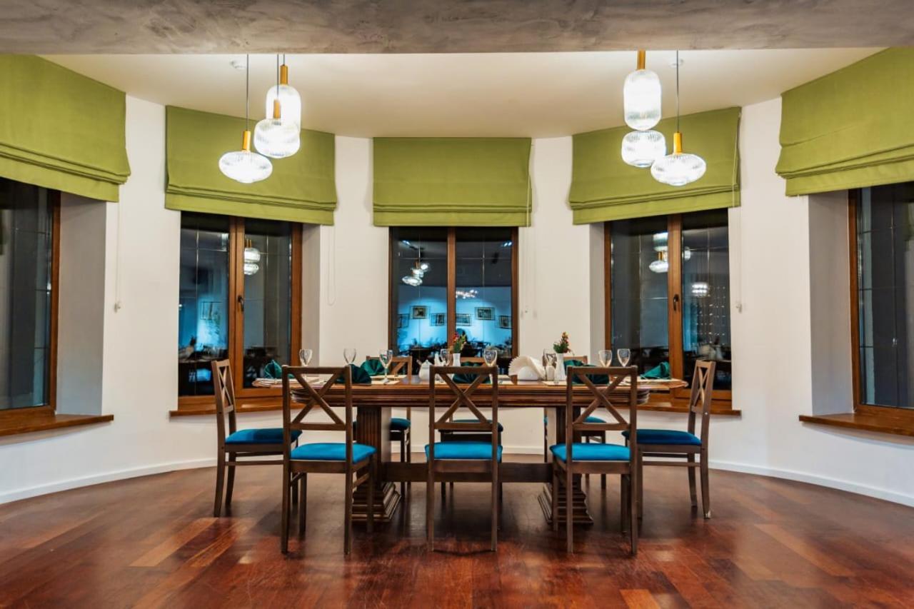 Park Hotel Kokshetau Shchuchinsk Ngoại thất bức ảnh