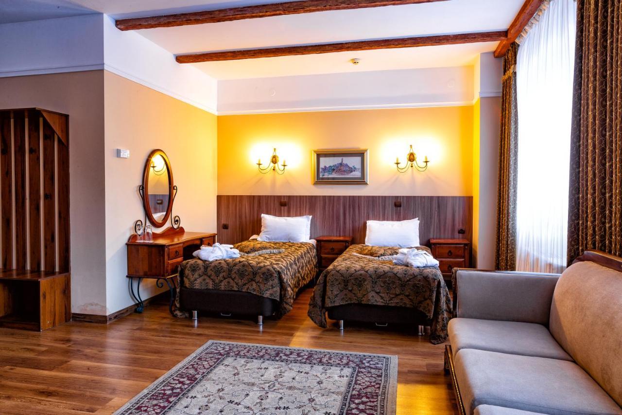 Park Hotel Kokshetau Shchuchinsk Ngoại thất bức ảnh