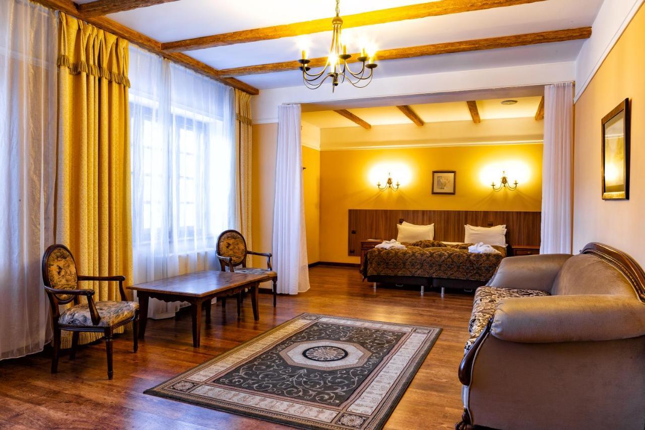 Park Hotel Kokshetau Shchuchinsk Ngoại thất bức ảnh