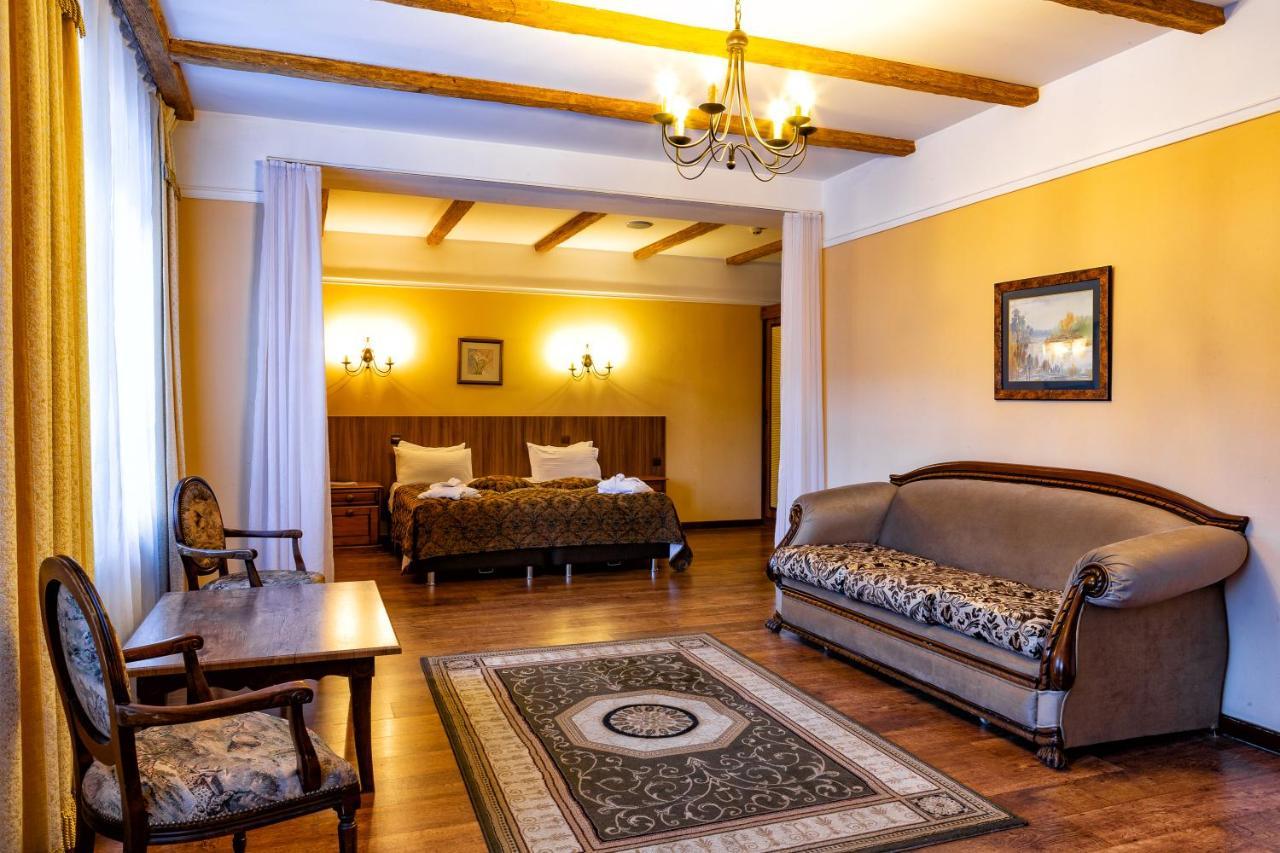 Park Hotel Kokshetau Shchuchinsk Ngoại thất bức ảnh
